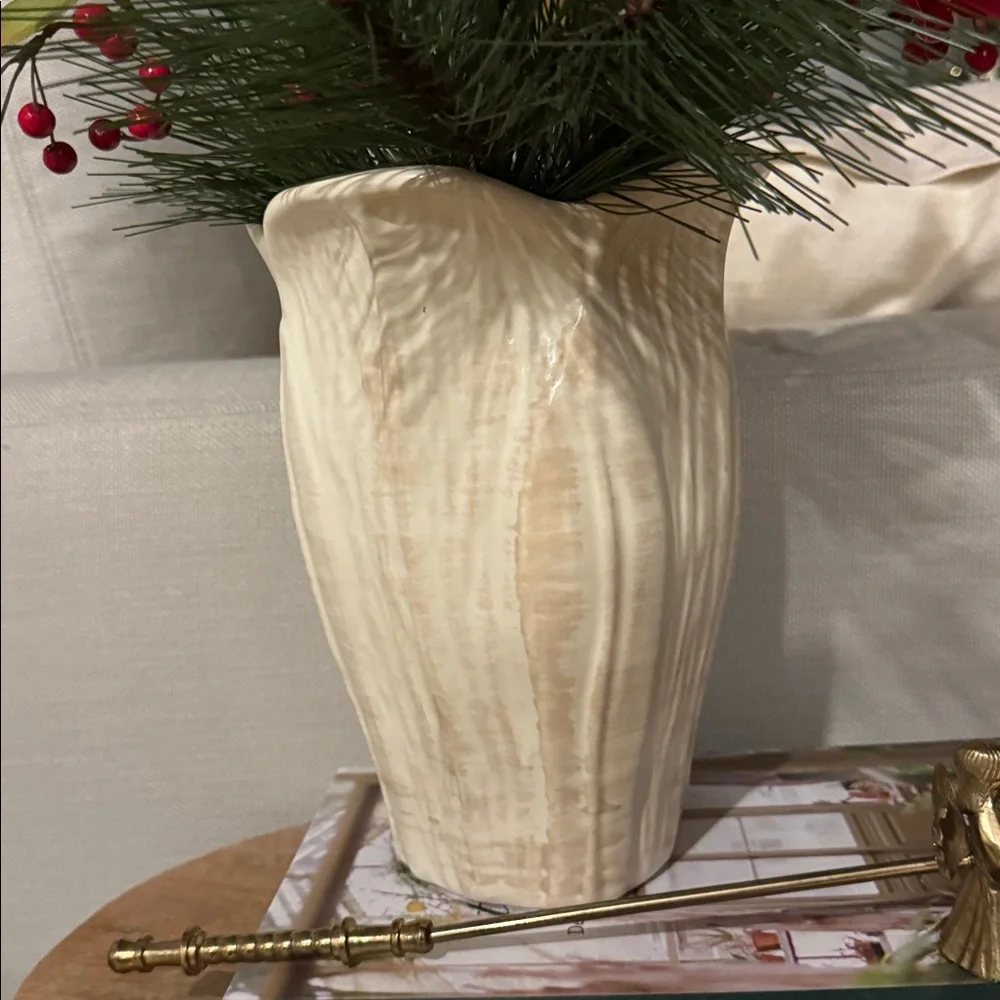 Vintage 90's Haeger Raised Leaf Pattern Tulip Vase 9